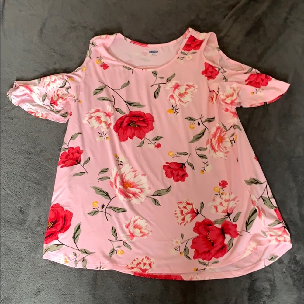 Old Navy never worn Floral off the shoulders shirt